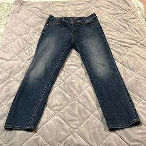 WHBM jeans, sz 4. Dark denim wash. (Ankle/crop fit.)
